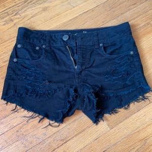 Mid rise, black jean short